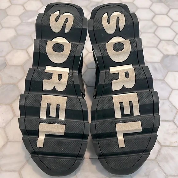 Sorel Kinetic Gray &amp; White Impact Trainers Sneakers Shoes Women’s Size 9.5