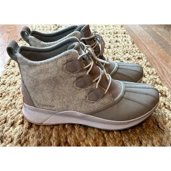 Sorel Out N About III Classic Leather Boot In Dove Peach Size Women’s 10