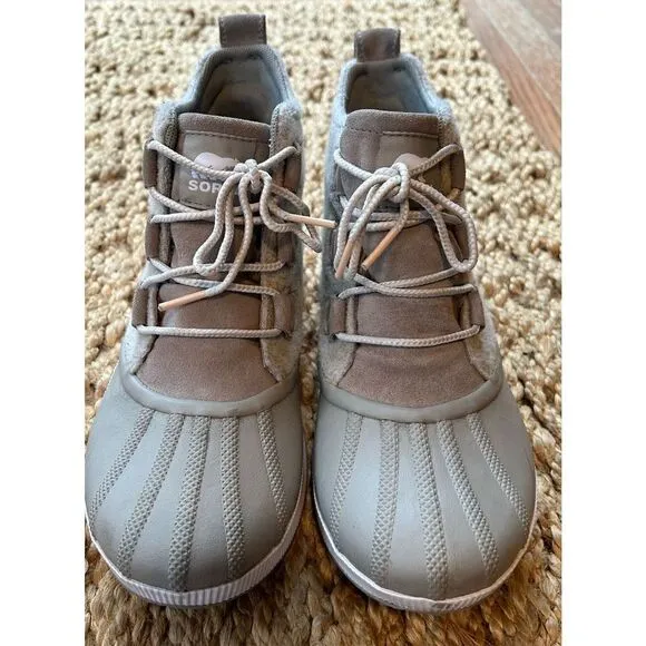 Sorel Out N About III Classic Leather Boot In Dove Peach Size Women’s 10