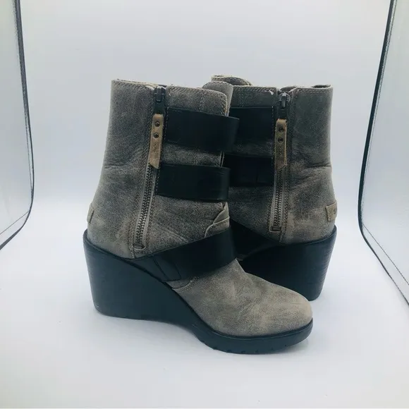 Sorel Wom“Boot Belted Straps Ankle Zipper 5.5