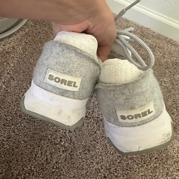 Sorel women’s kinetic lace shoes size 7.5