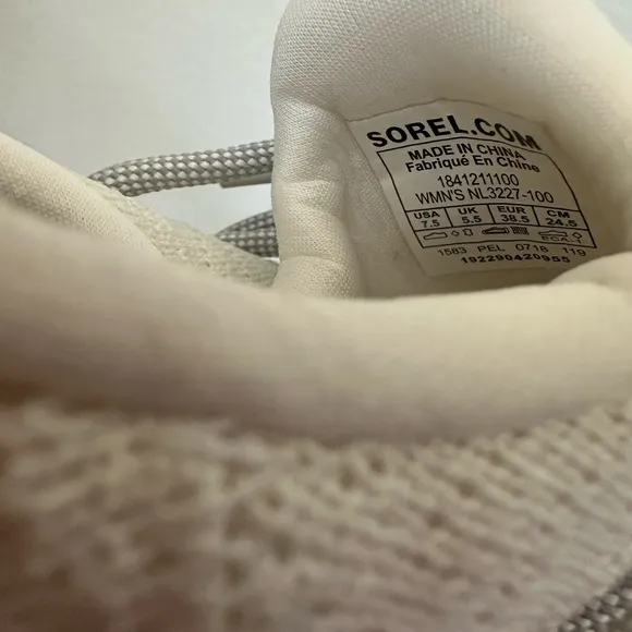 Sorel women’s kinetic lace shoes size 7.5