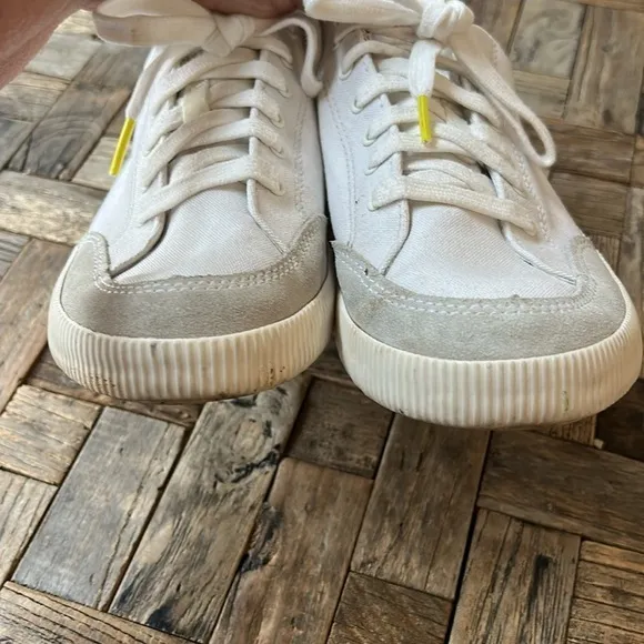 Sorel Women’s Out N About Sneaker Lace Up Canvas upper with suede size 8.5