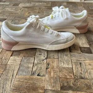 Sorel Women’s Out N About Sneaker Lace Up Canvas upper with suede size 8.5