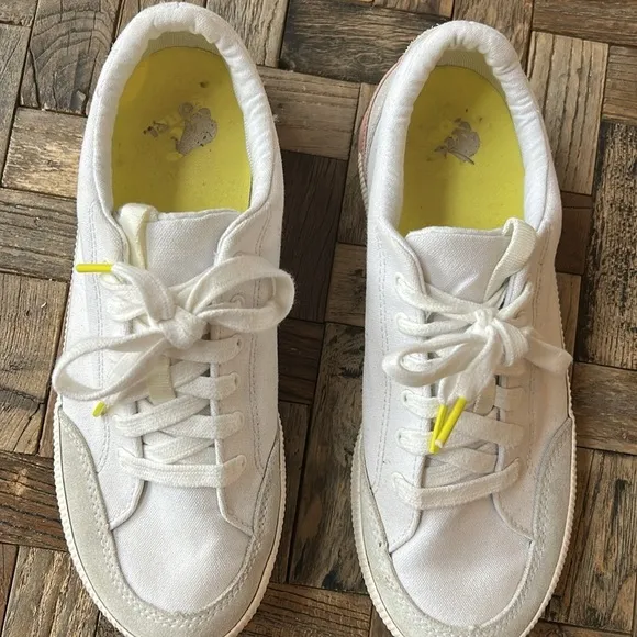 Sorel Women’s Out N About Sneaker Lace Up Canvas upper with suede size 8.5