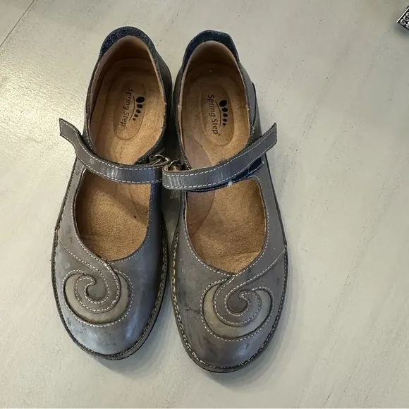 Spring Step Women’s Cosmic-Blue Leather Adjustable Strap Shoes Size 38 GUC