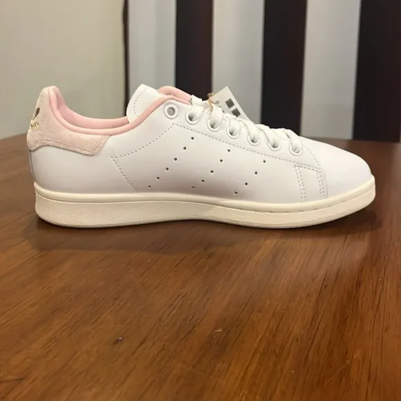 Stan Smith Shoes Sneakers new IF7002 white pink Women’s Size 9