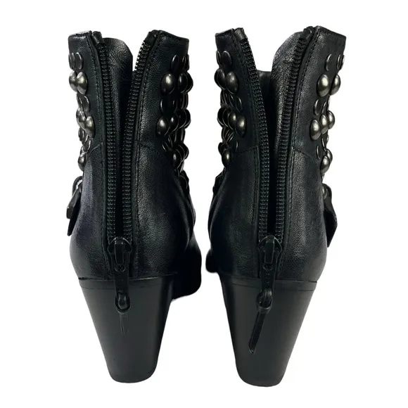Stuart Weitzman City Slicker Studded Western Leather Ankle Boots Womens Size 6.5