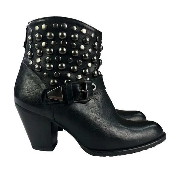 Stuart Weitzman City Slicker Studded Western Leather Ankle Boots Womens Size 6.5