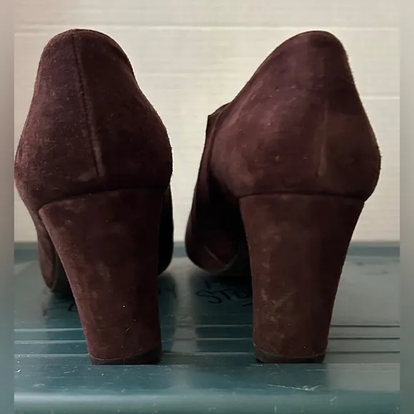 Stuart Weitzman Elegant Brown Suede Women's Heels Size 8.5 NWOT