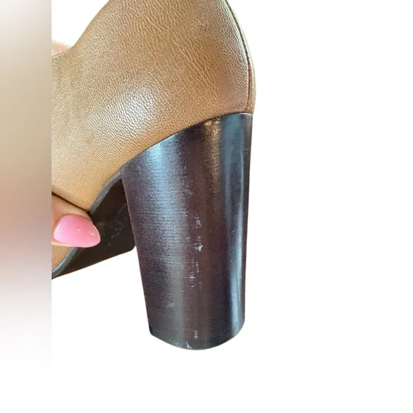Talbots women’s Leather lace up taupe tan oxfords heel booties NWOT size 7B