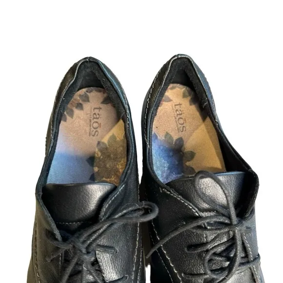 Taos Cobbler Shoes Black Leather Women’s 10 Lace Up