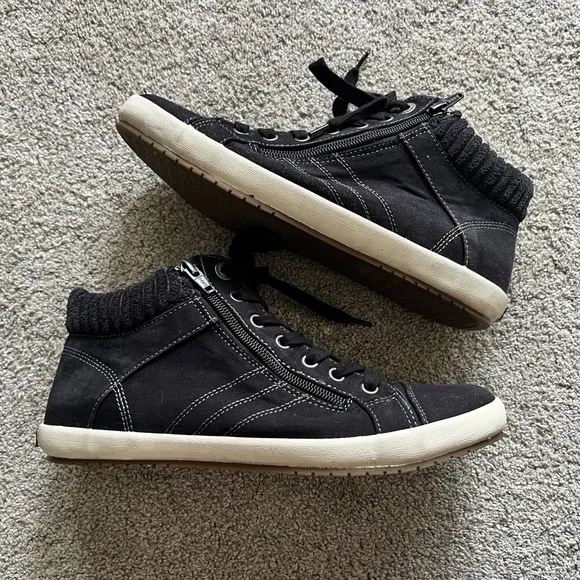Taos Women’s 9 Startup Sneaker Shoes Black White STP-13988 Mid Top Lace Up Zip