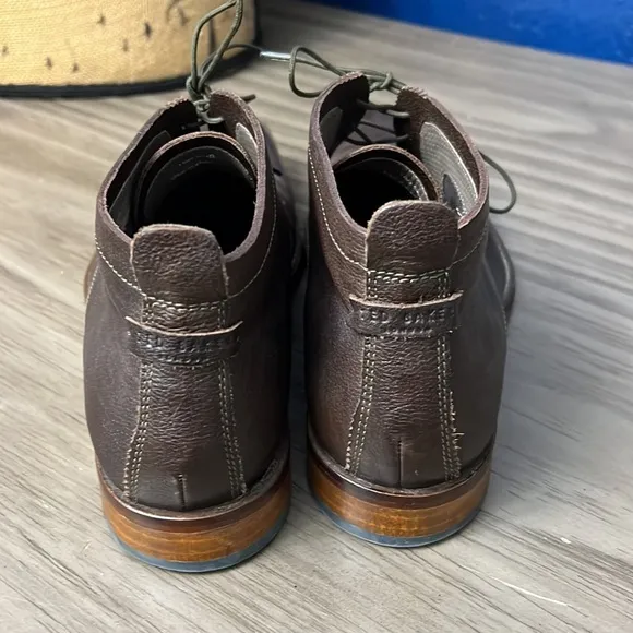 TED BAKER BROWN LEATHER LACE UP SQUARE TOE BOOTS 9