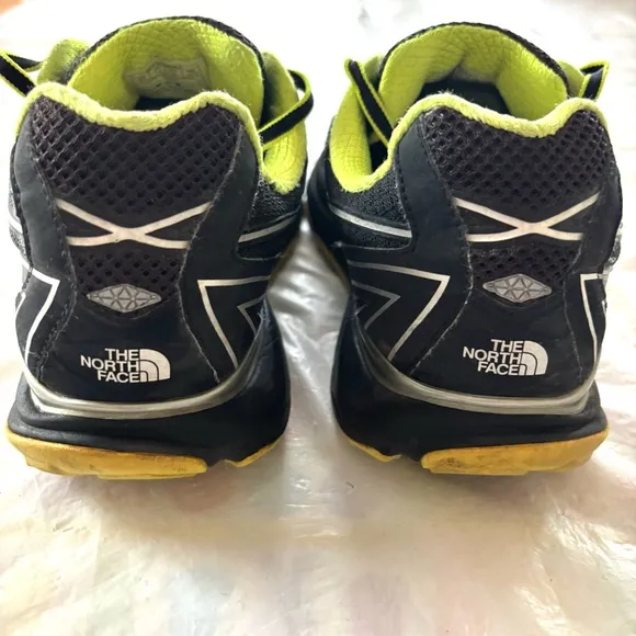 The North Face Ultra Cardiac Trail Volt Running Sneaker Black Silver SZ 8.5 Worn