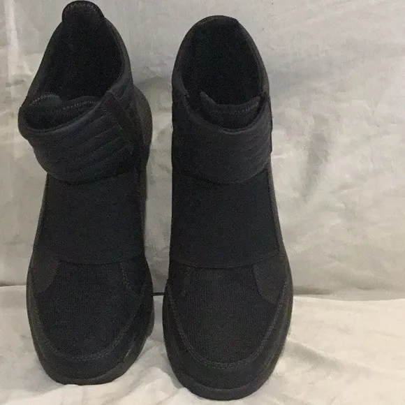 Timberland High top shoes