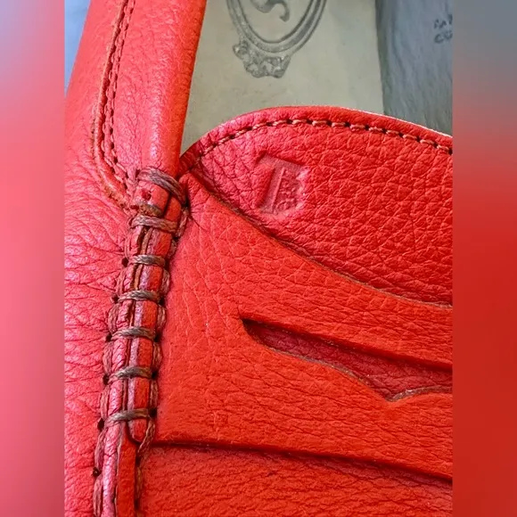 Tod’s Women’s Gommino Driving Shoes in Orange. Size 38EU/8US