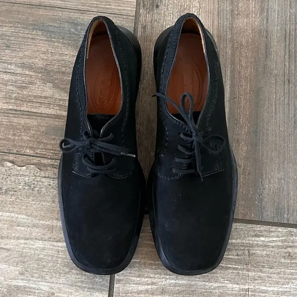 Tod’s Women’s suede Oxford shoes size 6.5