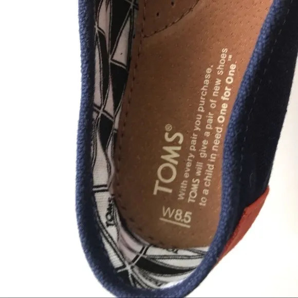Tom’s limited edition orange/blue campus classics
