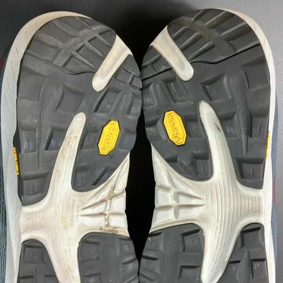 Topo Ultraventure 3 Grey Athletic Running Sneaker Shoes Men’s size 11.5