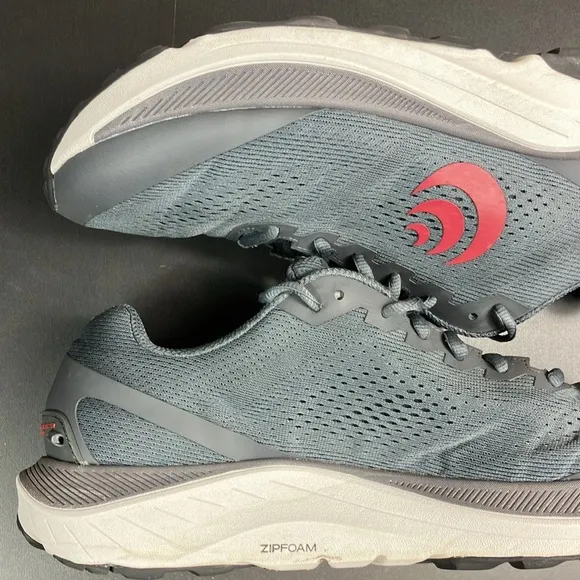 Topo Ultraventure 3 Grey Athletic Running Sneaker Shoes Men’s size 11.5