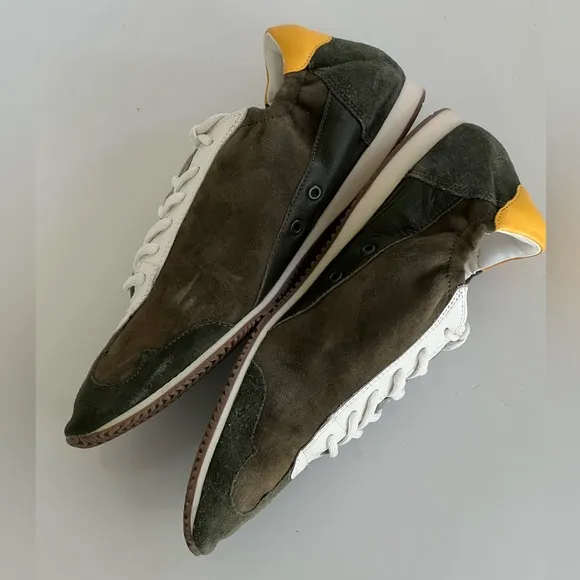Tory Burch Suede Retro Green Suede Double Logo Low Top Sneakers Run Small Read