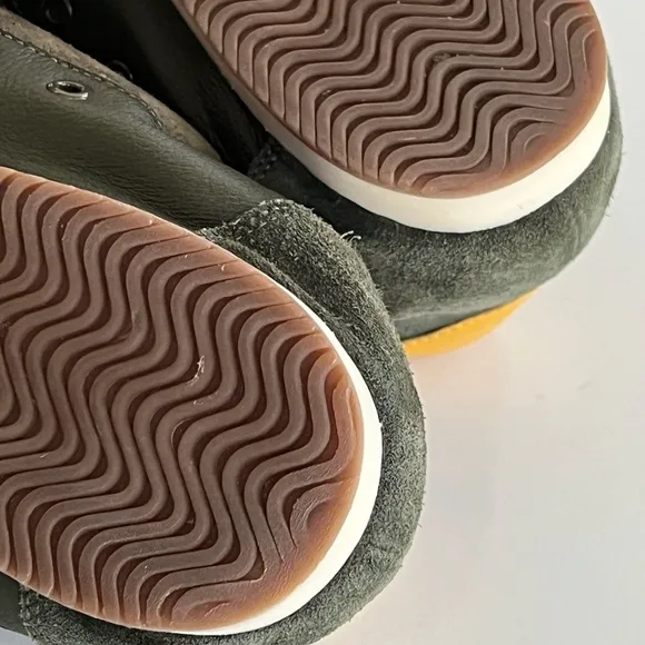 Tory Burch Suede Retro Green Suede Double Logo Low Top Sneakers Run Small Read