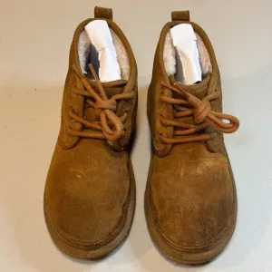 UGG Neumel II Chestnut Brown Chukka Boots Shoes 1017320K Boys Girls Unisex Kid 2