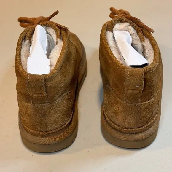 UGG Neumel II Chestnut Brown Chukka Boots Shoes 1017320K Boys Girls Unisex Kid 2