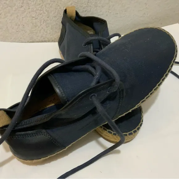 UGG1010116 Men’s lace up shoes blue  SZ 7 /39.5