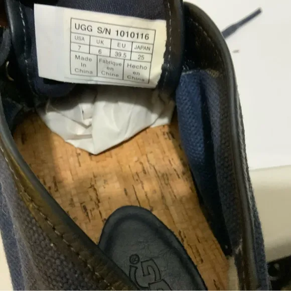 UGG1010116 Men’s lace up shoes blue  SZ 7 /39.5