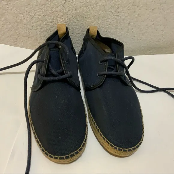 UGG1010116 Men’s lace up shoes blue  SZ 7 /39.5