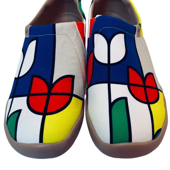 UIN Geometric Tulips Toledo Shoes New With Tags