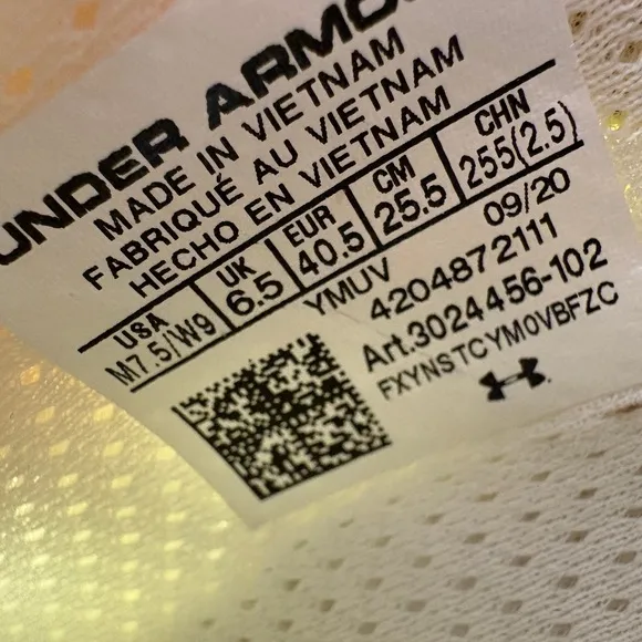 UNDER ARMOUR Curry 8 TB  24K Gold White Basketball Shoes Mens 7.5 Women’s 9