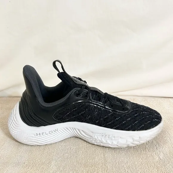 Under Armour Curry Flow 9 Black/White size 8.5 MEN’S BASKETBALL SHOES