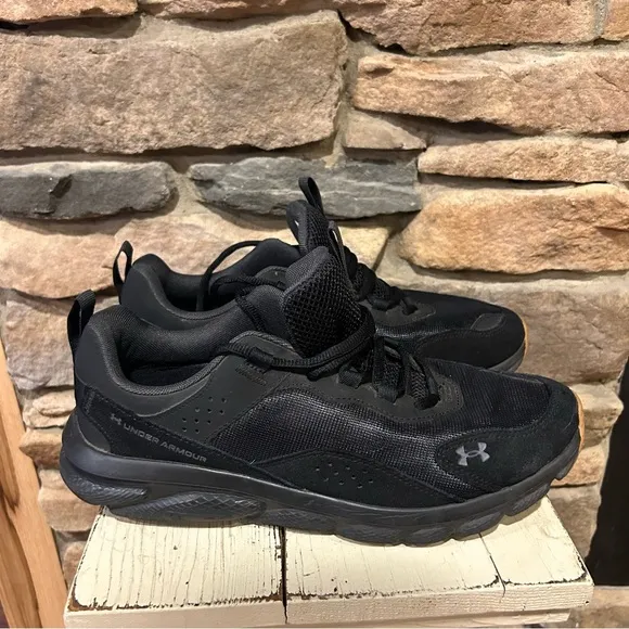 Under Armour Men's Black and Brown Athletic Shoes
