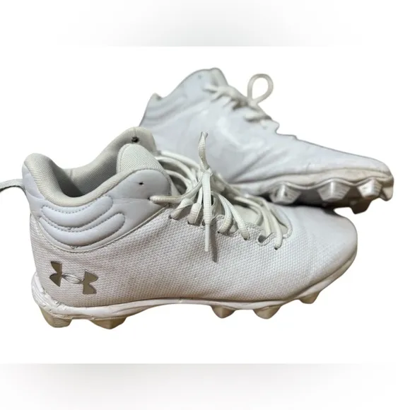 Under Armour men’s white shoes cleats size 10.5