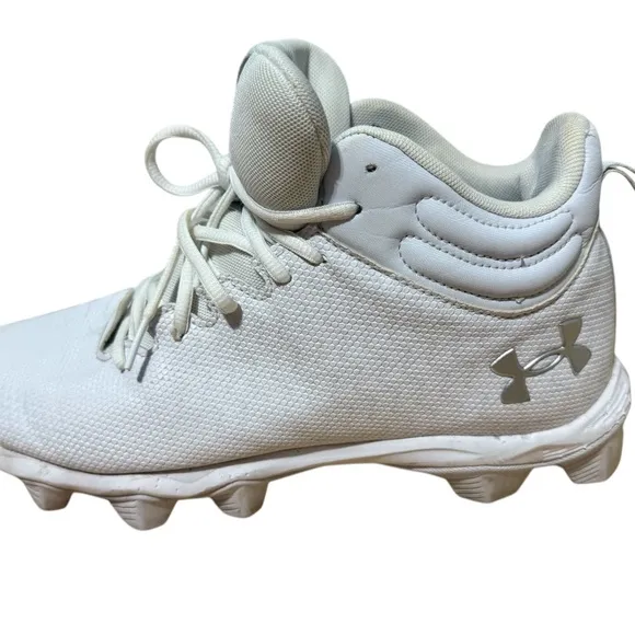 Under Armour men’s white shoes cleats size 10.5