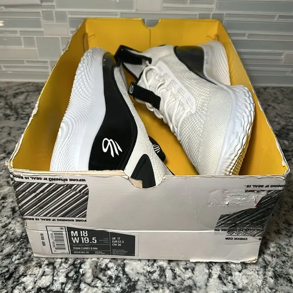Under Armour Team Curry 8 NM Black White Sneakers - 18