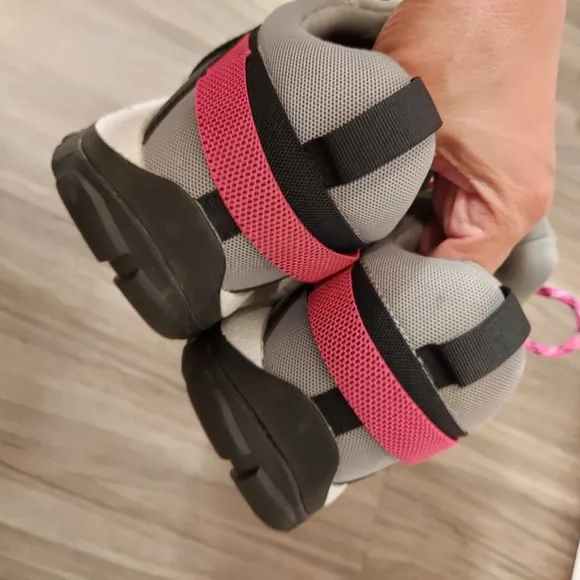 Under Armour unisex shoes