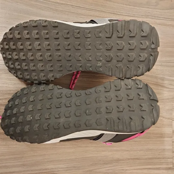 Under Armour unisex shoes