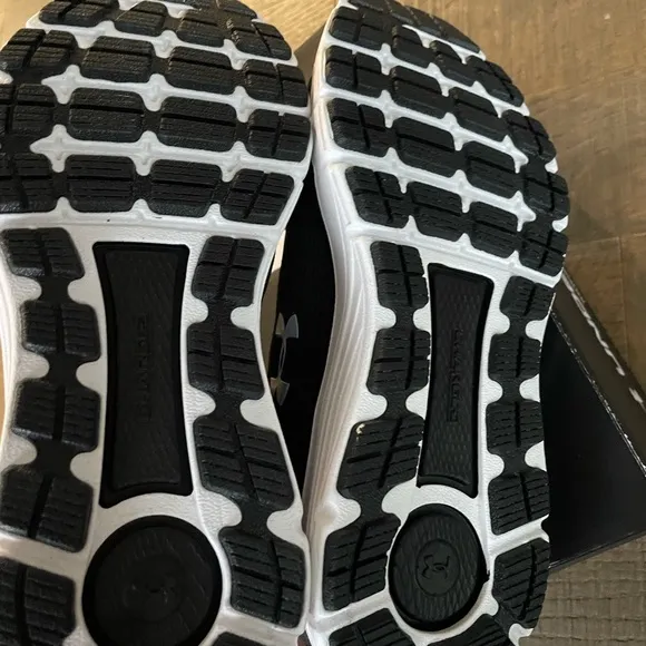 Under Armour Women’s Charged Intake 4 Shoes