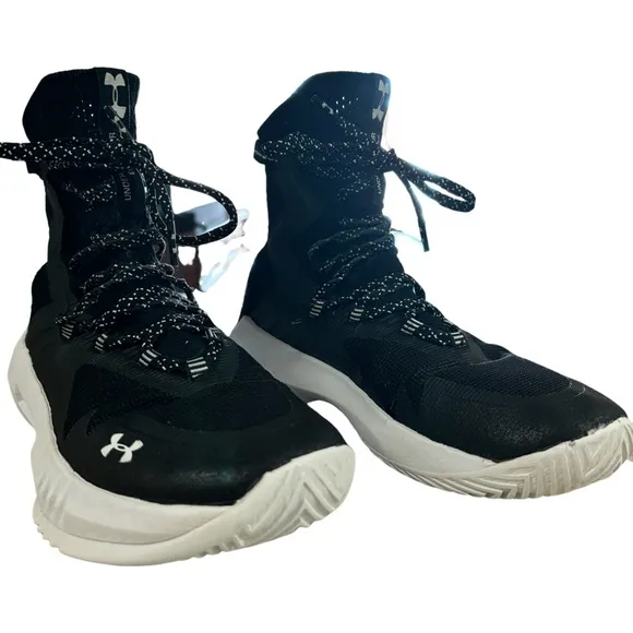 Under Armour Women’s Highlight Ace 2.0 Volleyball Shoes Size 7.5