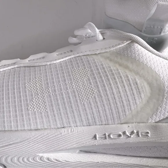 UNDER ARMOUR Women’s HOVR Sonic SE- All White- Women’s Shoes Size 11- New in Box