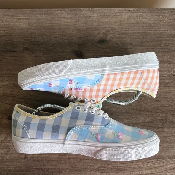 Vans Authentic Gingham Block Cherry Checkerboard Unisex Sneaker Size 9 or 7.5