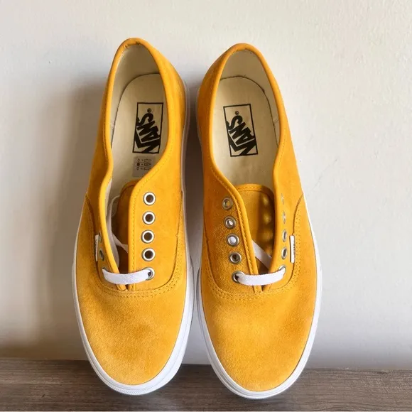 VANS Authentic Pig Suede Unisex Shoe Size 8 or 9.5 #B1635A