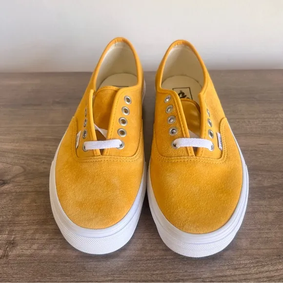VANS Authentic Pig Suede Unisex Shoe Size 8 or 9.5 #B1635A