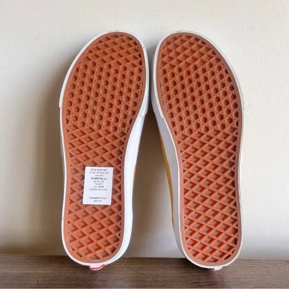 VANS Authentic Pig Suede Unisex Shoe Size 8 or 9.5 #B1635A