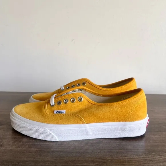 VANS Authentic Pig Suede Unisex Shoe Size 8 or 9.5 #B1635A