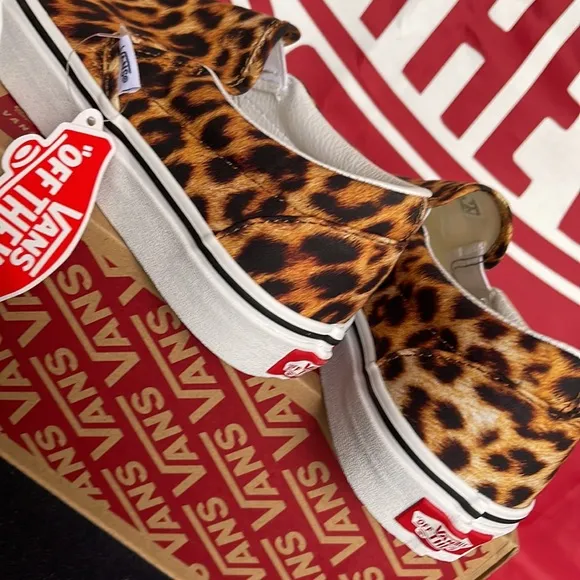 Vans Classic Slip-On(Leopard) Black/TruewhiteVNOA5A08316WMNS sneakers